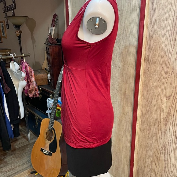 Sleeveless red blouse size 6 nwt - Picture 4 of 8